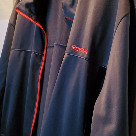 Reebok Grey Black/ Red sports coat - Picture 9 of 11